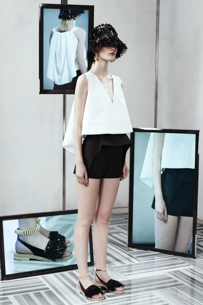 Look 18